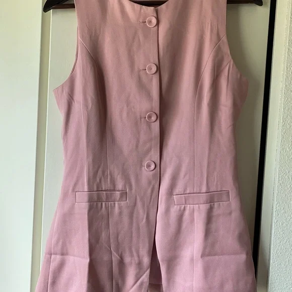 Pink Sleeveless Button-Up Vest - Picture 2 of 5